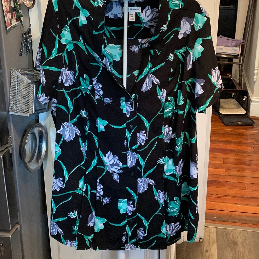 Croft & Barrow Woman floral top. Never worn